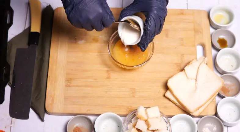 Step 2: Mix the Custard Step 2: Mix the Custard